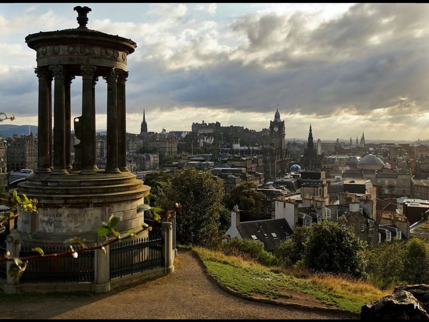 Edinburgh: Old Town Stories - Guided Walking Tour - St. Giles Cathedral, Greyfriars Bobby, and the castle