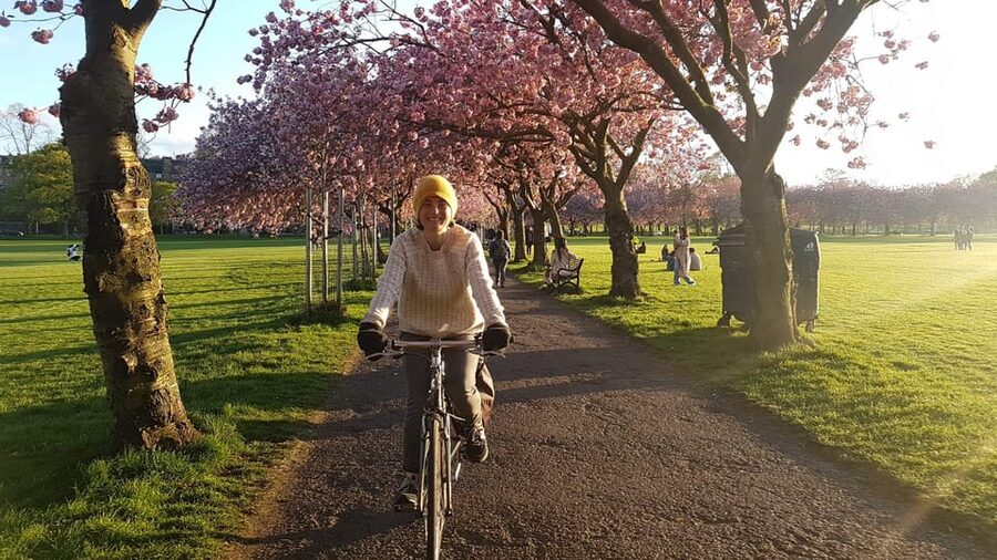 Edinburgh: Private Walking Tour in French with Clémentine - Who should book this walk?