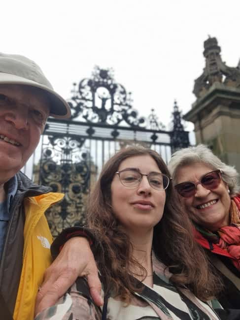 Edinburgh: Private Walking Tour with a Local - A local introduction instead of a standard tour