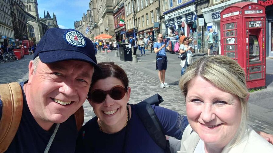 Edinburgh: Private Walking Tour with a Local - Should you book the Edinburgh Lokafyer walk?