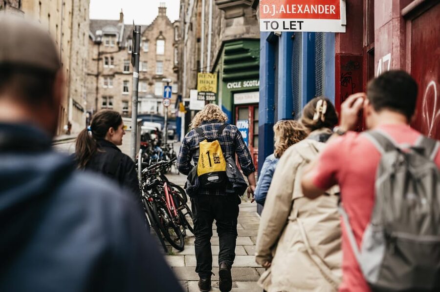 Edinburgh: Pubs and History Guided Walking Tour with Beer - Who should book this Edinburgh beer walk