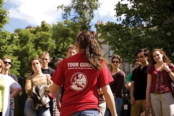 Edinburgh Skip-the-Ticket-Line Castle Walking Tour - Crown Square and the Stone of Destiny