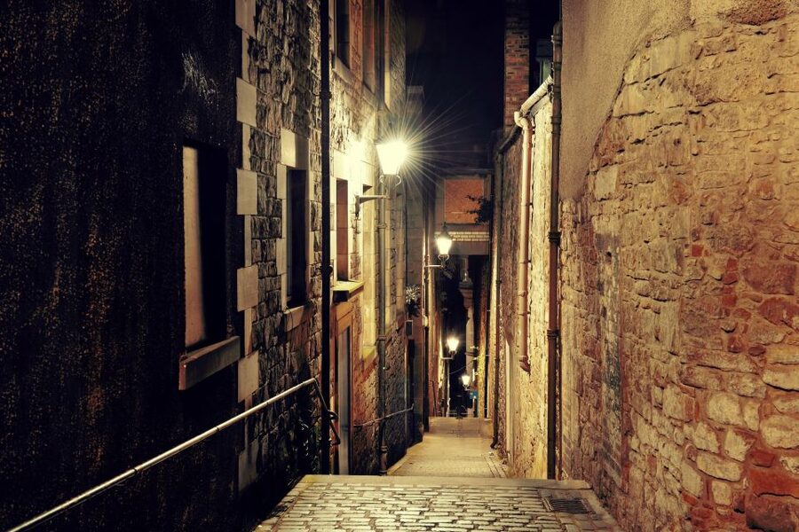 Edinburgh: The Dark Side Walking Tour - Why Edinburgh’s dark side works so well on foot