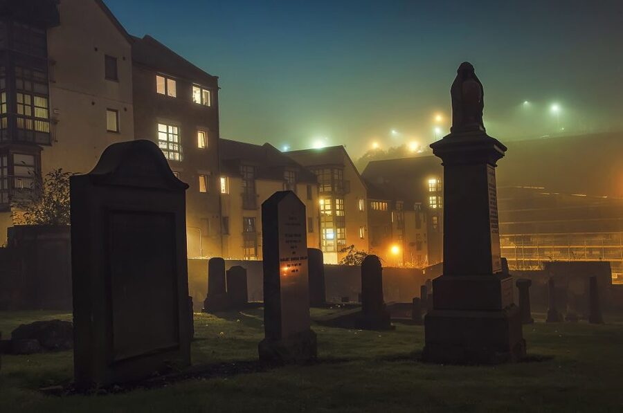 Edinburgh: The Dark Side Walking Tour - Starting on the Royal Mile at Stevenlaw’s Close