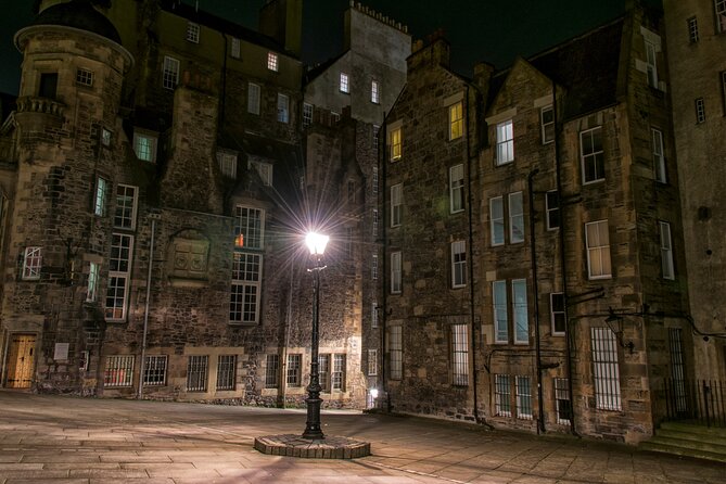 Edinburgh: Witches & Haunted History Walking Tour - St. Giles’ Cathedral and the Old Town setting