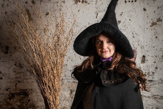 Edinburgh: Witches & Haunted History Walking Tour - Castlehill and the city views