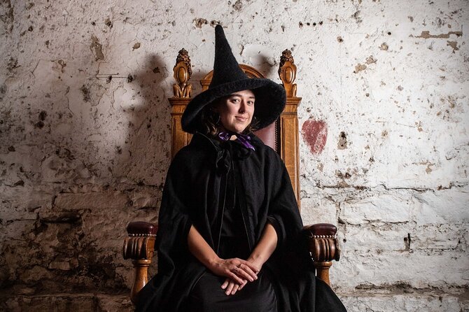 Edinburgh: Witches & Haunted History Walking Tour - Victoria Street and the witchcraft stories