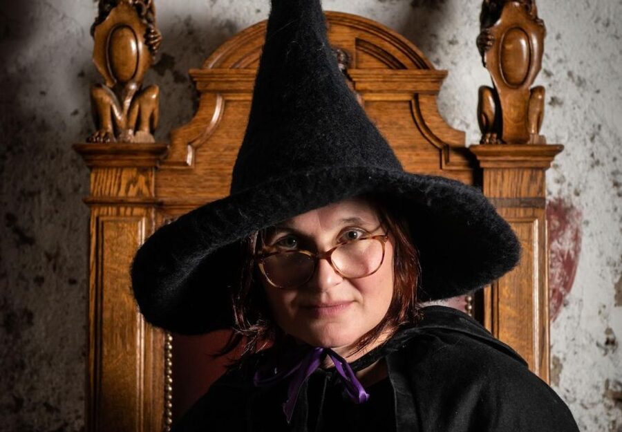 Edinburgh: Witches & Haunted History Walking Tour - What the $24 price really gives you