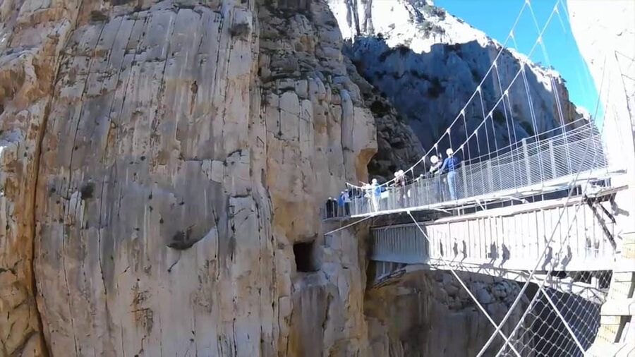 El Chorro: Caminito del Rey Gorge Route Guided Walking Tour - The three-hour route through Gaitanes Gorge