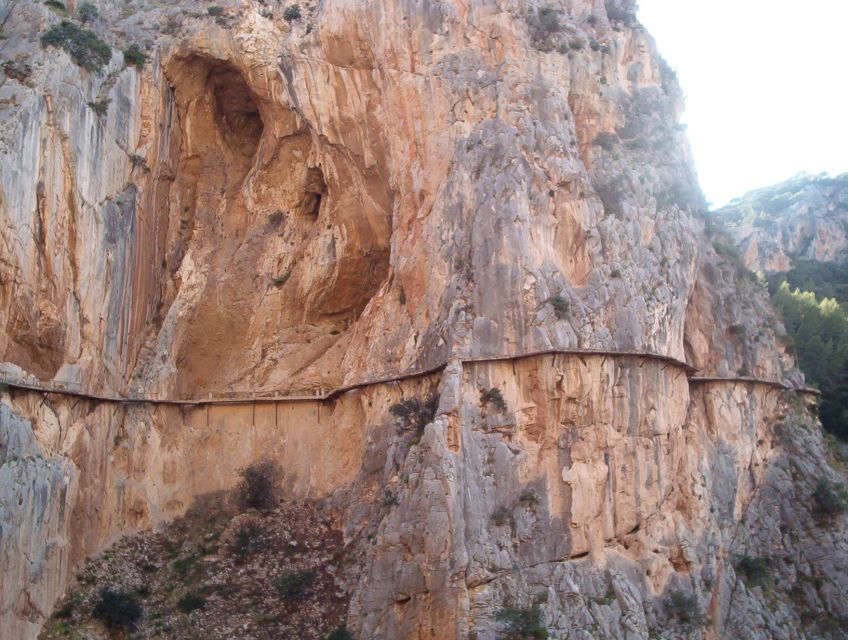 El Chorro: Caminito del Rey Gorge Route Guided Walking Tour - Finishing at El Chorro and getting back