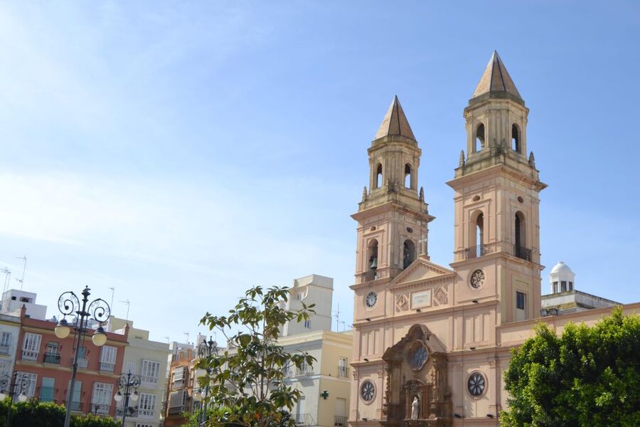 English Cádiz Tour: Walking Tour with Local Guide - Cádiz stories, local tips, and useful details