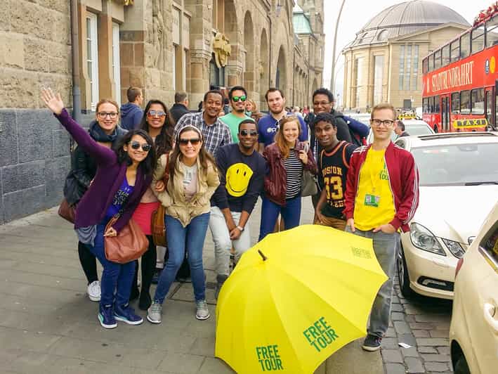 English Harbor&St. Pauli Pay-What-You-Want Walking Tour - What the guide style seems to add