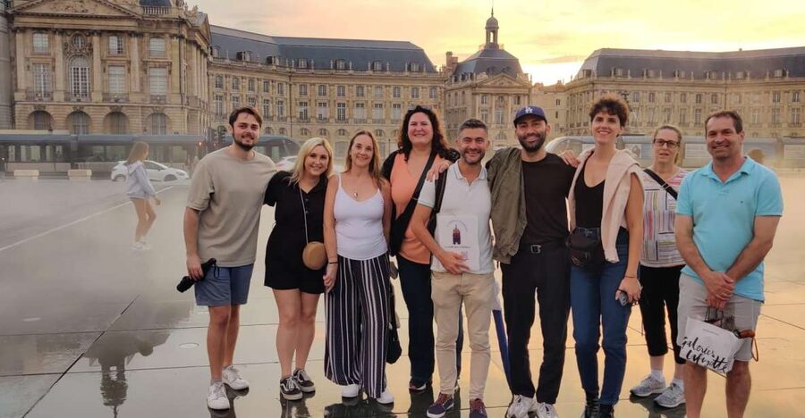Exclusive! Bordeaux: Nighttime Highlights Walking Tour - Meeting at the Fountain in the City Center