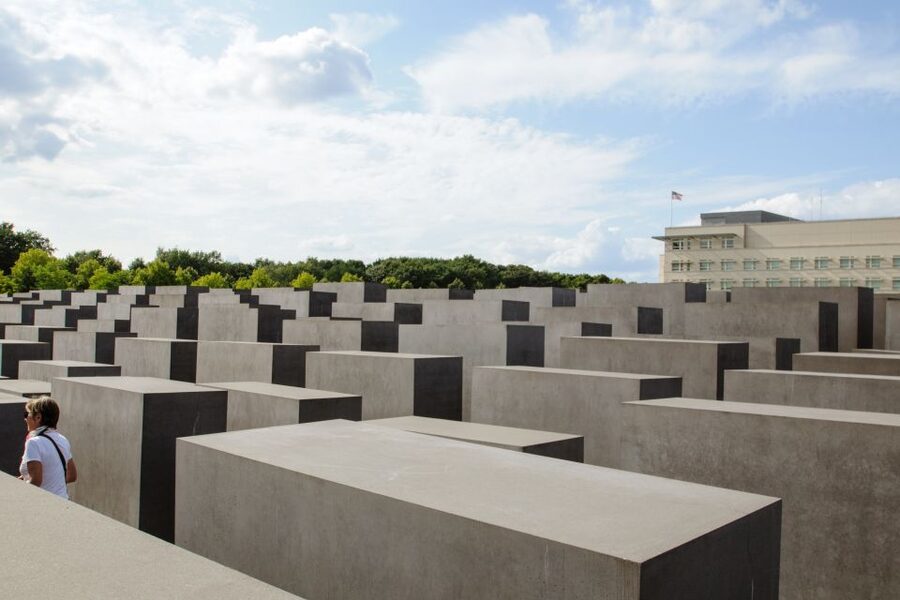 Explore Berlin: Walking Tour of All The Iconic Sites - Checkpoint Charlie and the divided city