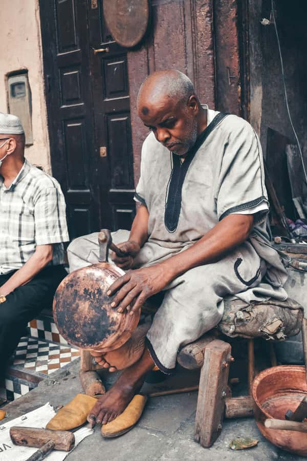 Explore Fes: Unforgettable Guided Walking Tour of the Medina - Tea, food, and a useful end to the walk