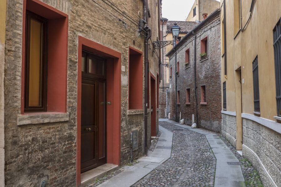 Ferrara: City Highlights Walking Tour with Local Guide - Walking along Corso Ercole I d’Este