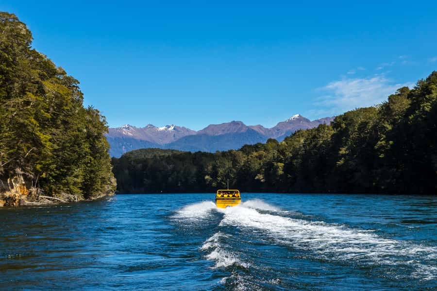 Fiordland: Jet Boat & Nature Walk Experience from Te Anau - Reaching Lake Manapouri and changing the pace