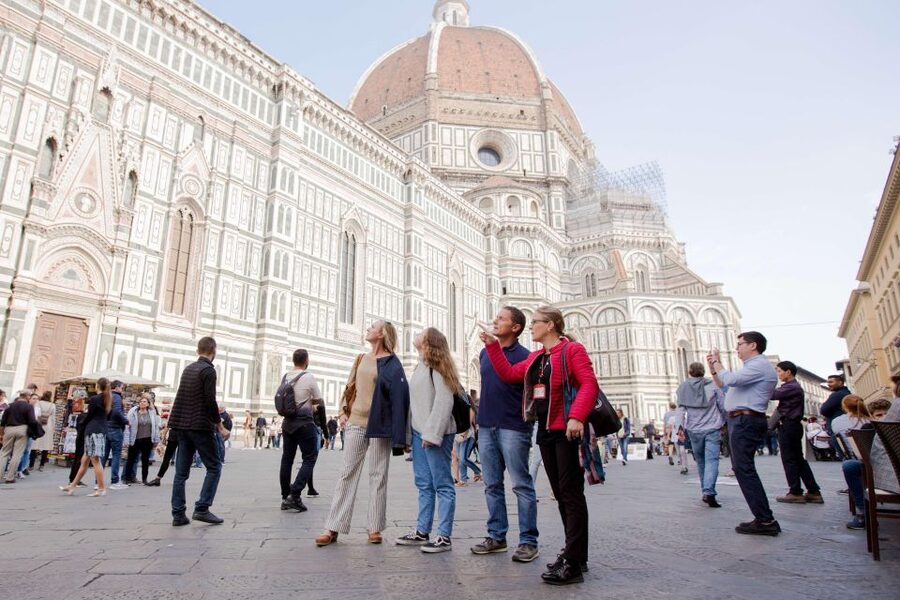 Florence: 2.5 hour Audio Guided Walking Tour led by Host - Pitti Palace and Santa Felicita