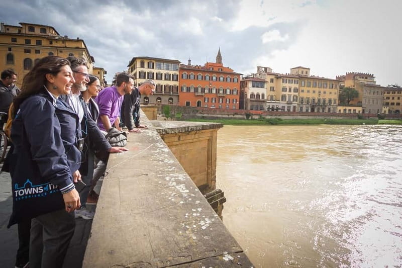 Florence: City Highlights Walking Tour & Wine Windows Option - Florence’s city center through Medici eyes