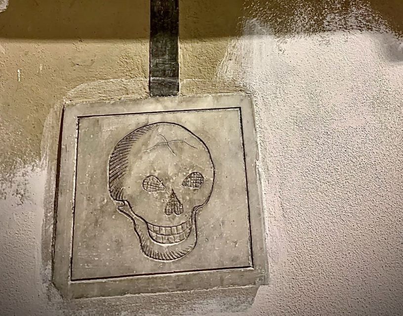 Florence: Dark Mysteries and Legends Guided Walking Tour - Starting at Piazza San Marco with a green umbrella