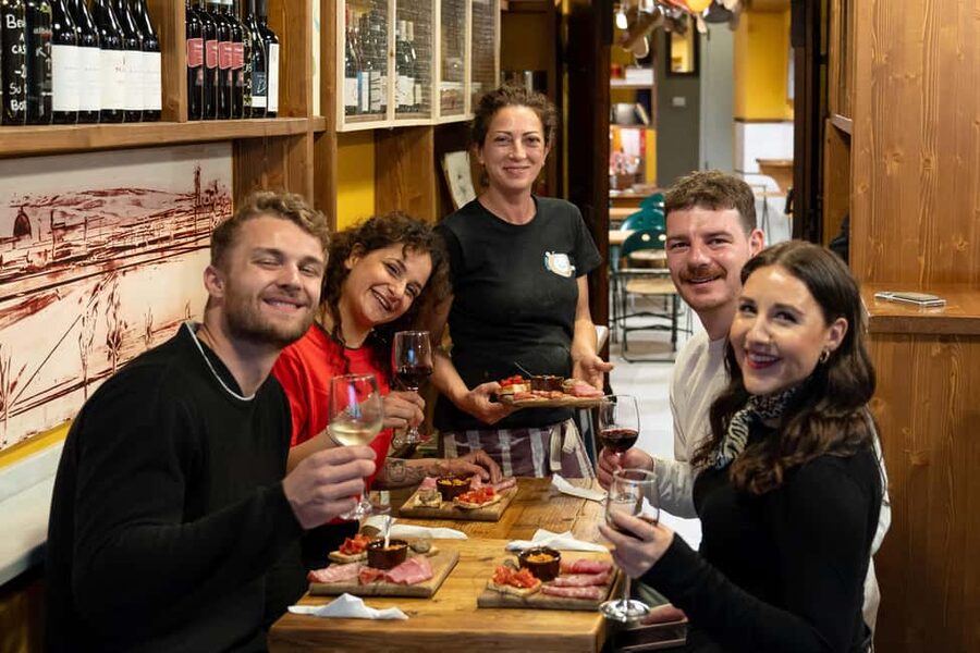 Florence: Food Walking Tour with Local Steak and Tuscan Wine - From the Uffizi to Ponte Vecchio