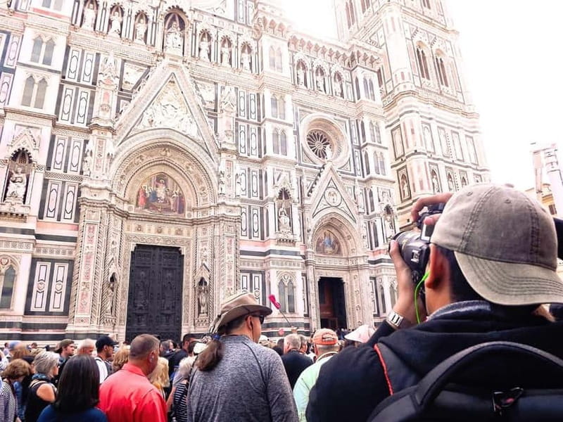 Florence: Medici Family Guided Walking Tour - What the guides add to the experience