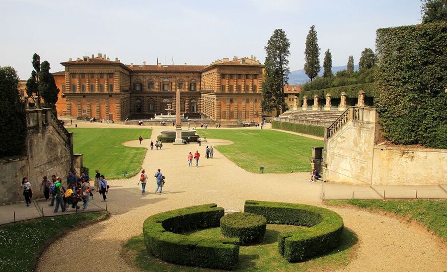 Florence: Pitti Palace and Boboli Gardens Walking Tour - Why Pitti Palace gives Florence a different point of view