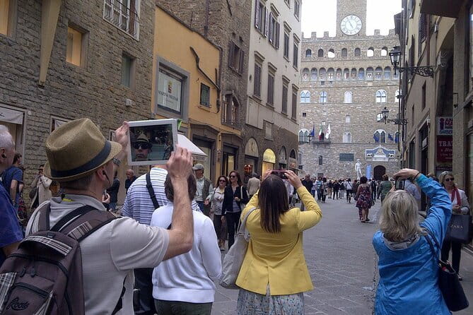 Florence Private Walking tour with Skip-the-line to Accademia - Entering the Accademia to meet David