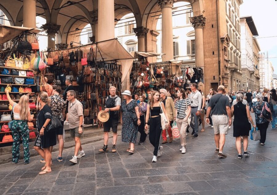 Florence: Small Group Guided Walking Tour - What the guides add to the route