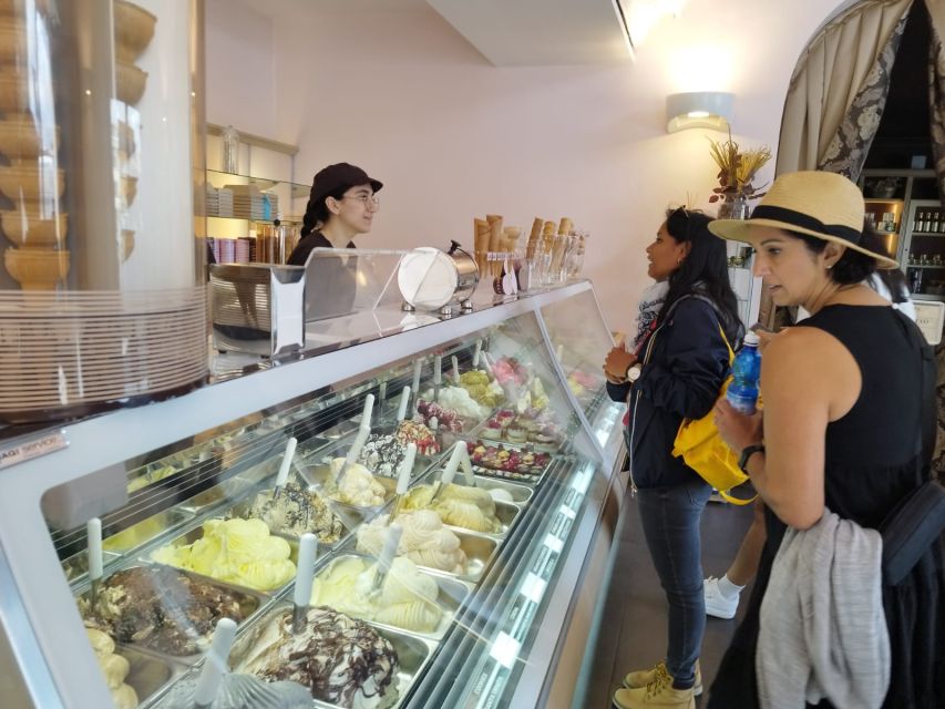 Florence: Street Food Walking Tour with Wine - Finishing with artisan gelato