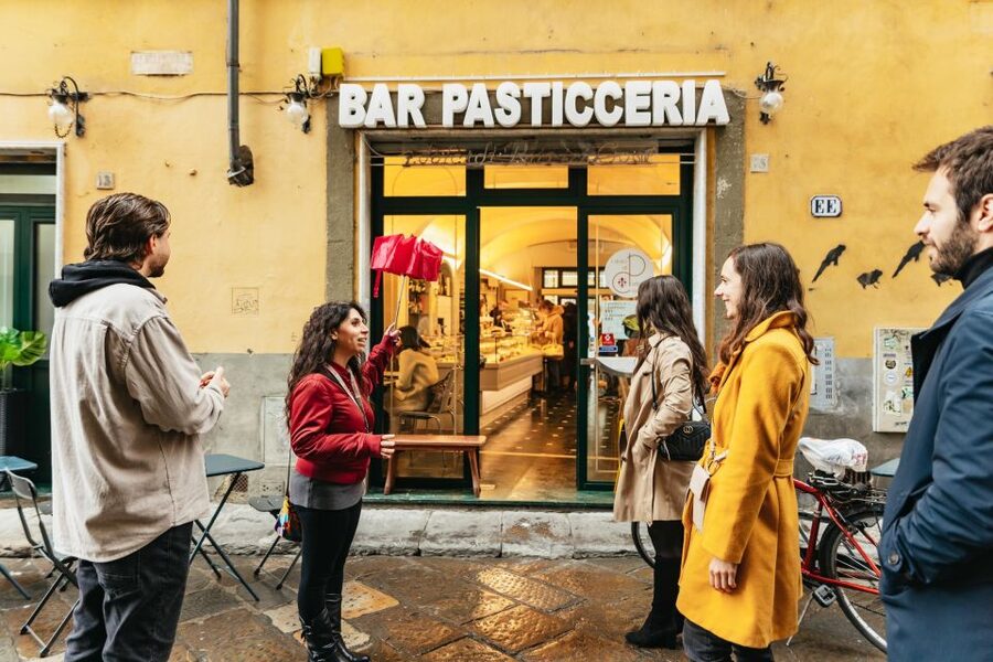 Florence: Tuscan Food and Wine Guided Walking Tour - All’Antico Vinaio and the famous schiacciata stop