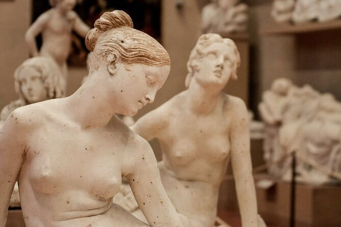 Florence Walking Tour with Accademia, Uffizi & Lunch - Walking, Group Size, and Timing