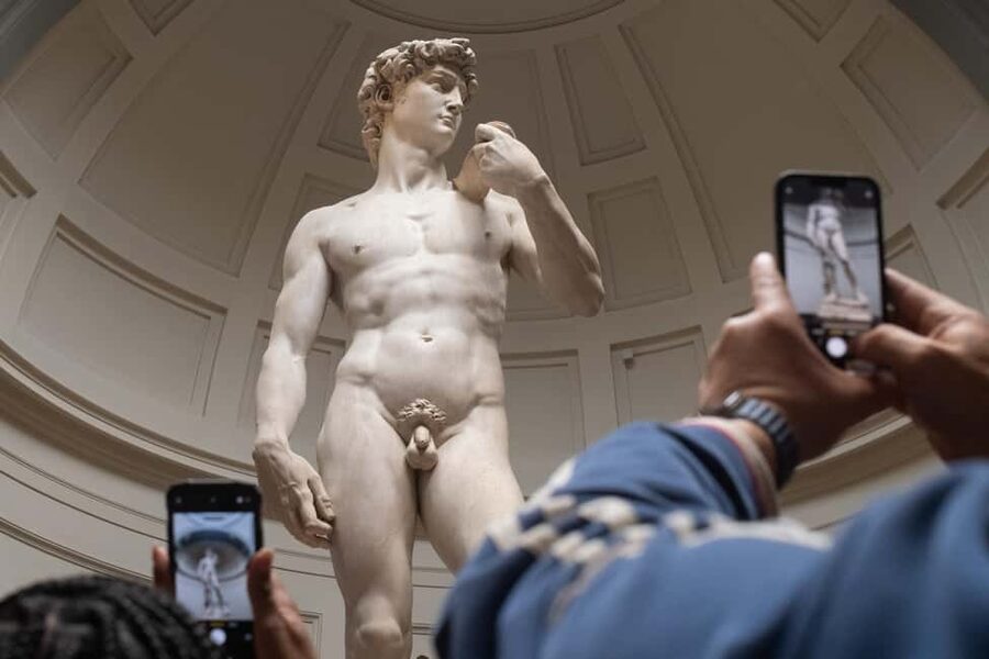 Florence: Walking Tour with David, Duomo & Uffizi Gallery - What the guides add to the experience