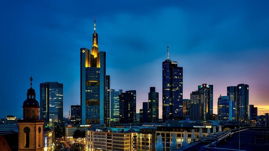 Frankfurt: Private Walking Tour with a Local - What this Frankfurt walk is really offering