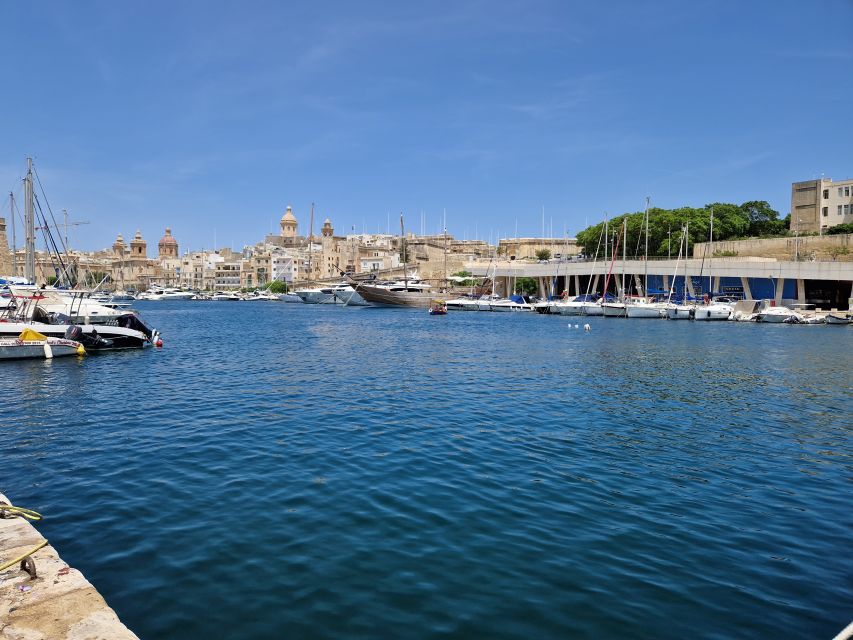From Cospicua: Senglea, Bormla, and Birgu Walking Tour - Crossing toward Birgu and its massive defenses