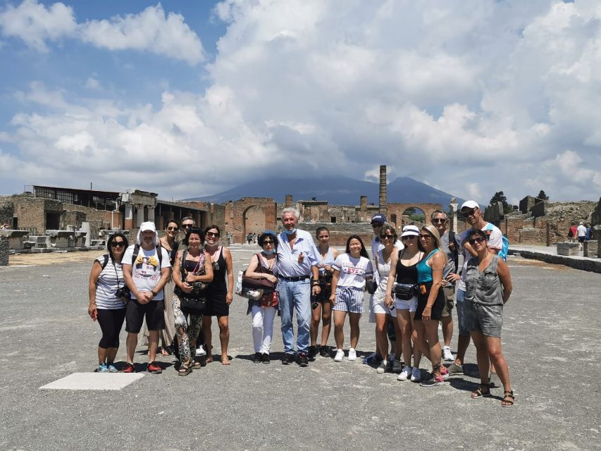 From Salerno: Pompeii Guided Walking Tour - Heat, crowds, and the short Pompeii timetable