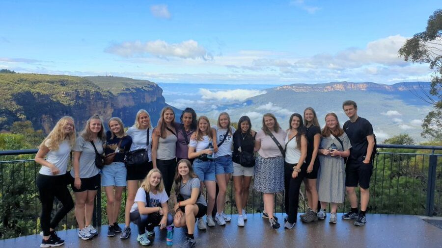 From Sydney: Blue Mountains Tour with Waterfall Walk & Lunch - Lunch After the Climb