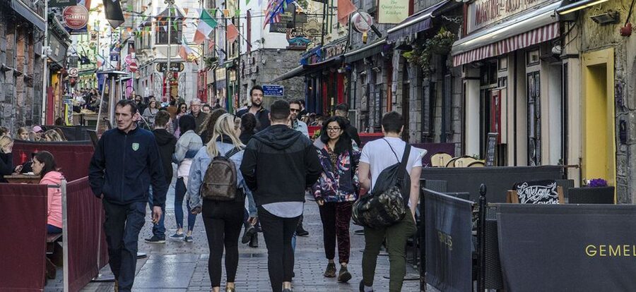 Galway City: Guided 1.5-Hour Walking Tour - Key points at a glance