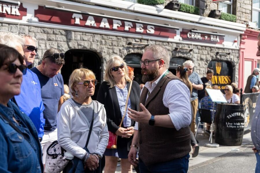 Galway: Food and Culture Walking Tour with Tastings - The guides make or break the evening