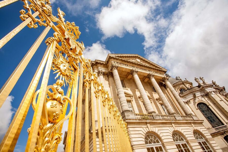 Gardens of Versailles Walking Tour & Palace Entry - Walking through the Royal Gardens