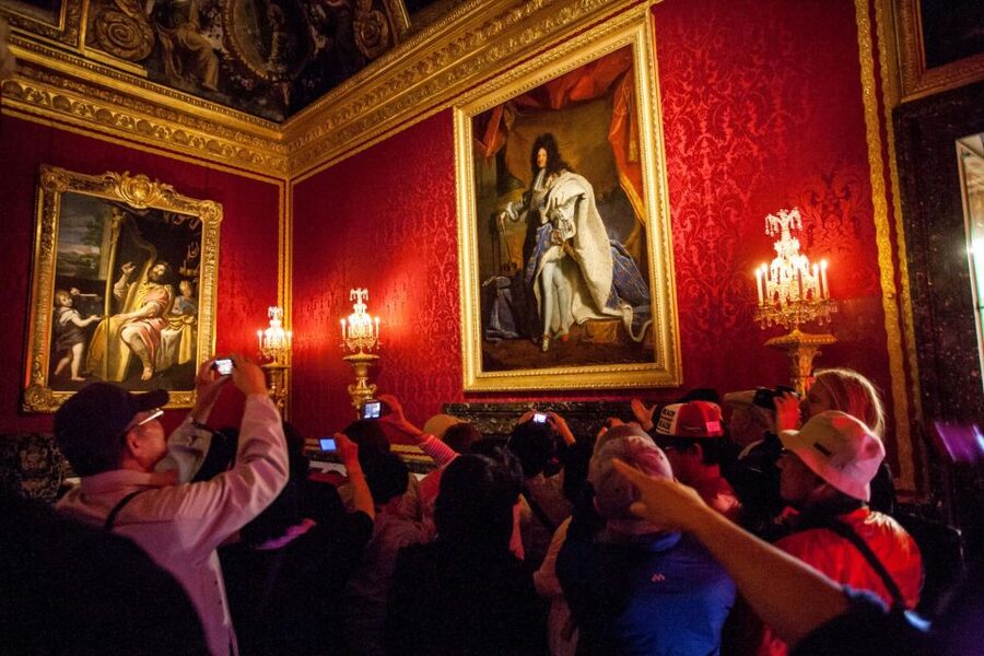 Gardens of Versailles Walking Tour & Palace Entry - Walking, crowds, and practical comfort