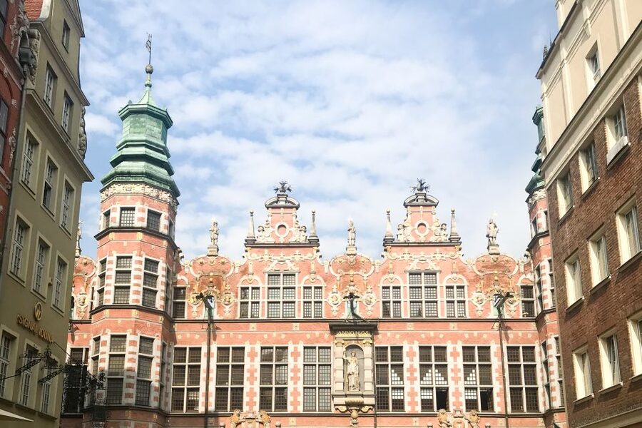 Gdańsk: Old Town Private Walking Tour with Legends and Facts - Long Market, Neptune, and Artus Court
