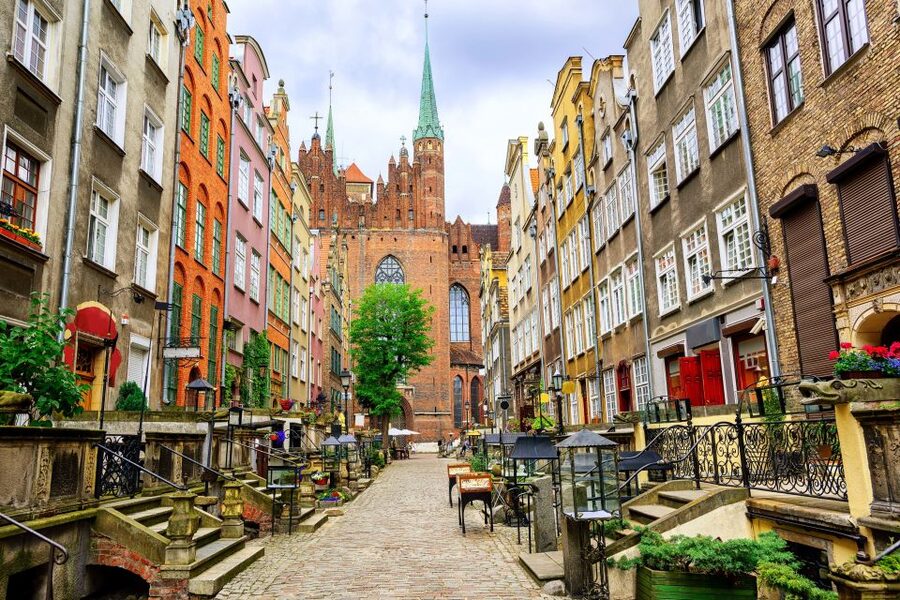 Gdańsk: Old Town Private Walking Tour with Legends and Facts - The Green Gate and the Motława River