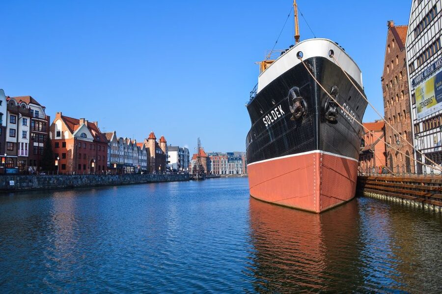 Gdańsk: Old Town Private Walking Tour with Legends and Facts - Three hours for the Motława islands