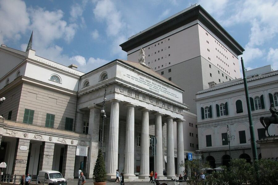 Genoa: 2-Hour Guided Walking Tour of the Historical Center - San Lorenzo Cathedral and the city’s sacred treasures