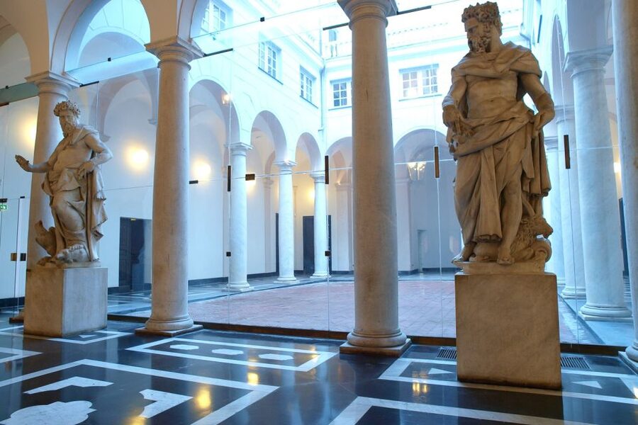Genoa: 2-Hour Guided Walking Tour of the Historical Center - Starting on Via Garibaldi among the Rolli palaces