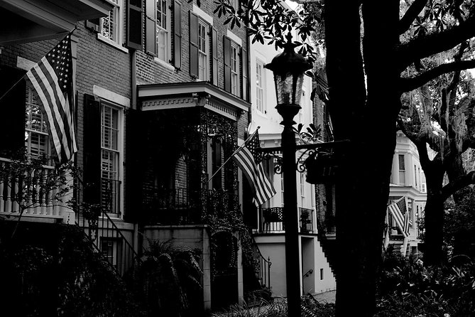 Genteel and Bard's Savannah Dark History and Ghost Encounter Walking Tour - Four things to know before you book