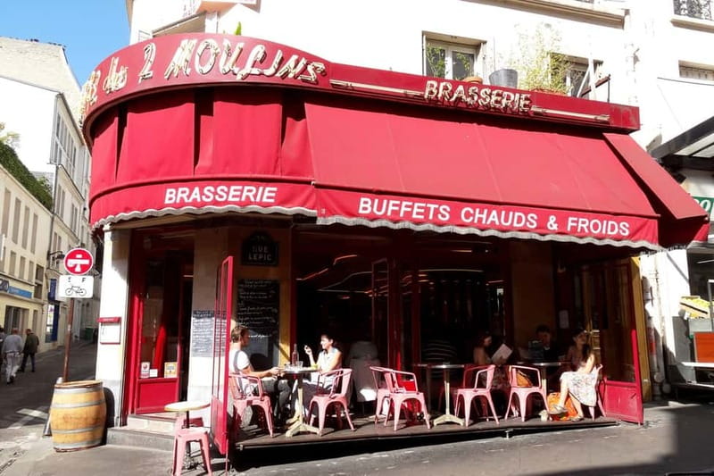 German private Walking Tour through Montmartre & Passages - Key points at a glance