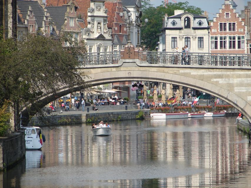 Ghent: Private 2-Hour Walking Tour - From Vrijdagsmarkt to the Town Hall