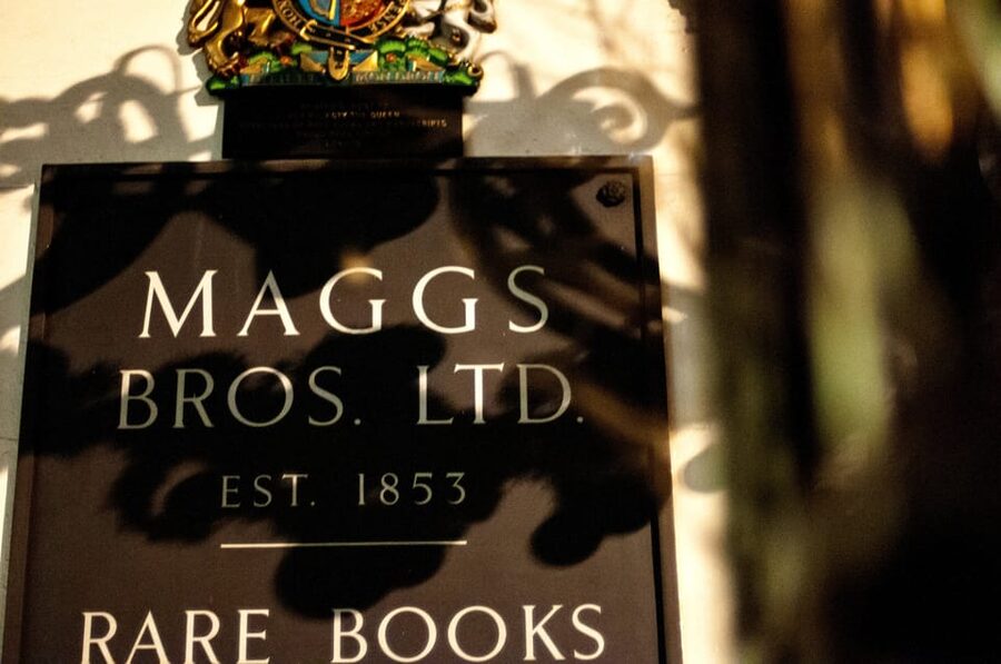 Ghosts and Legends of Mayfair Walking Tour - London - Clarence House and royal stories close to St James’s